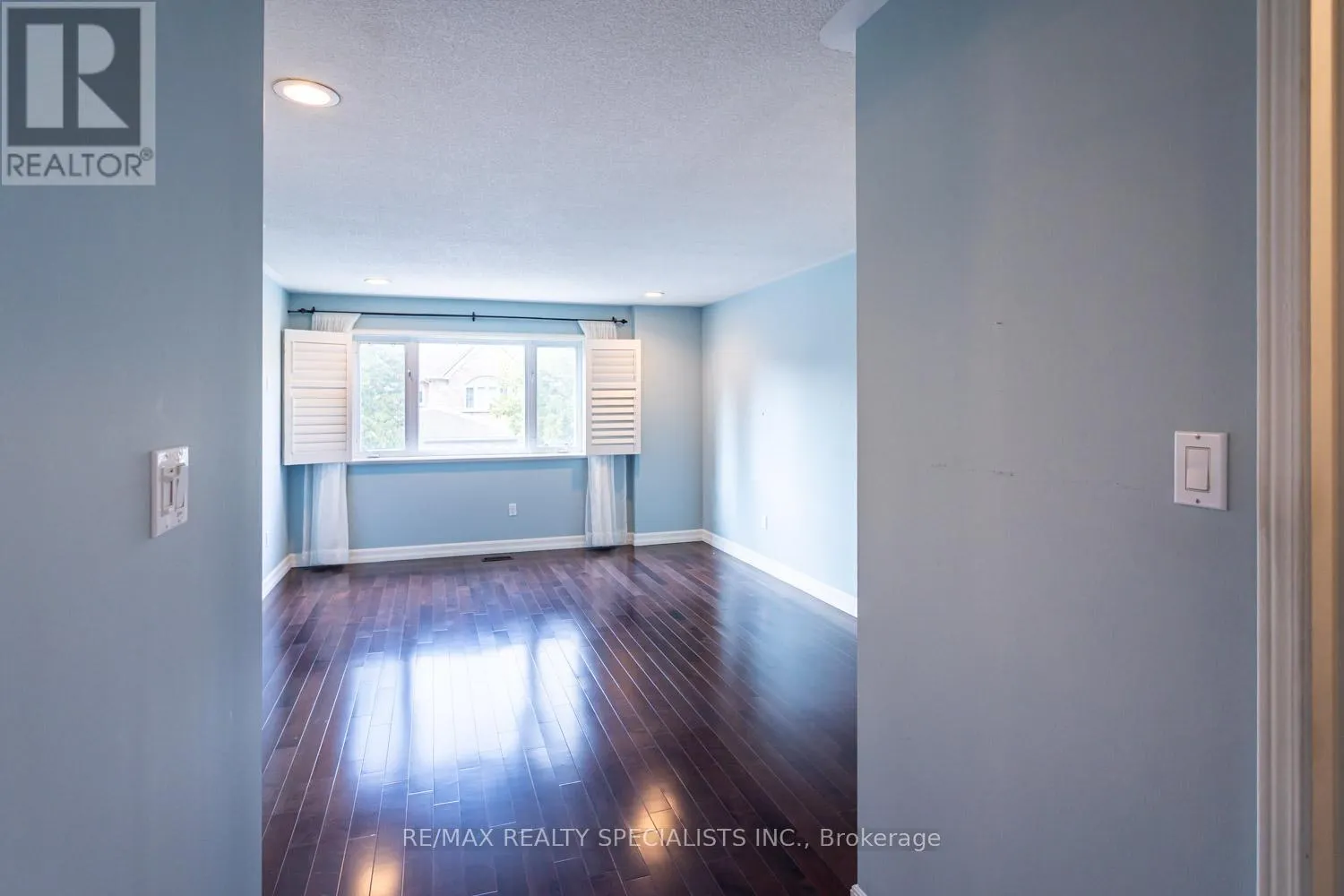 102 - 5230 GLEN ERIN DRIVE