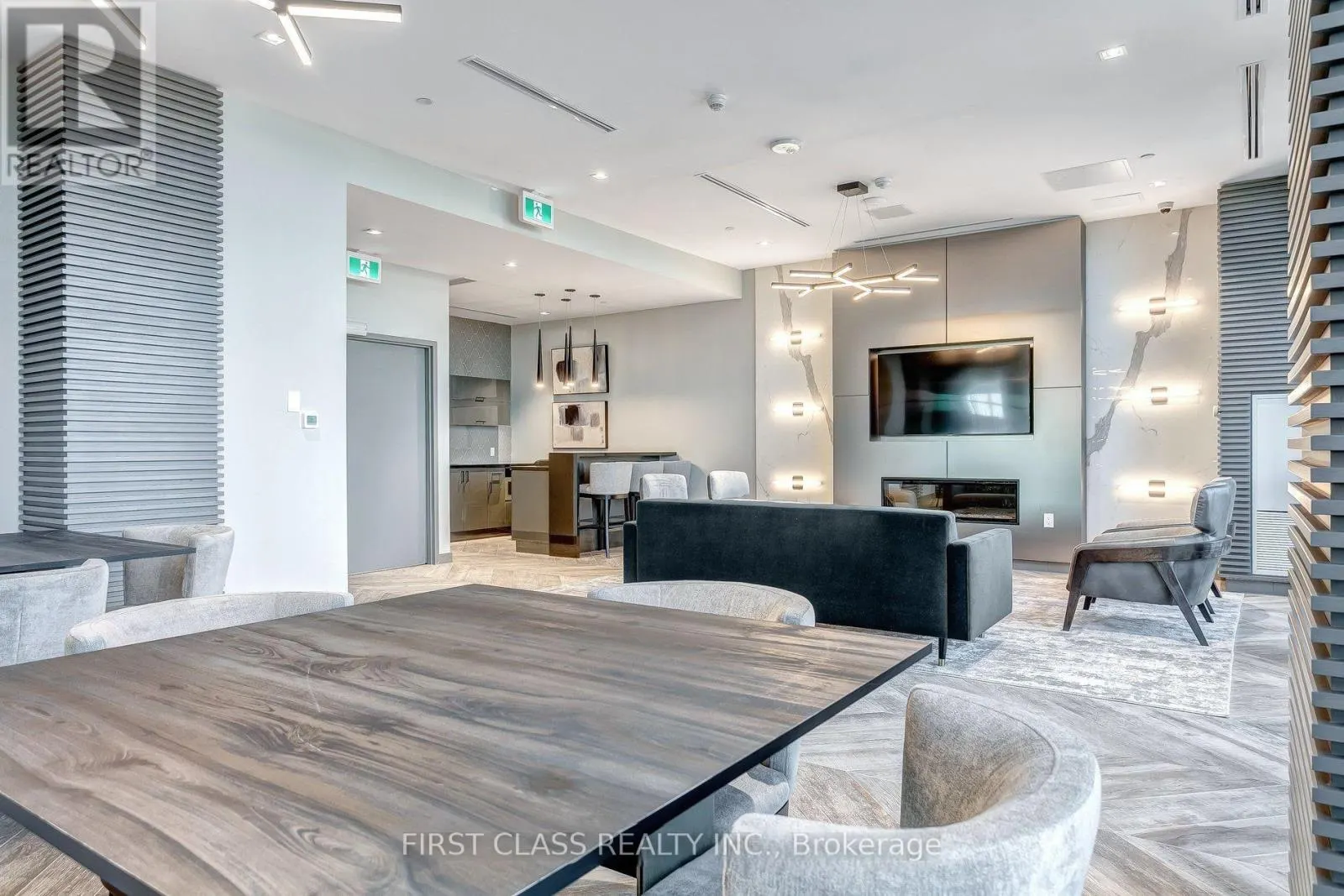 802 - 50 THOMAS RILEY ROAD