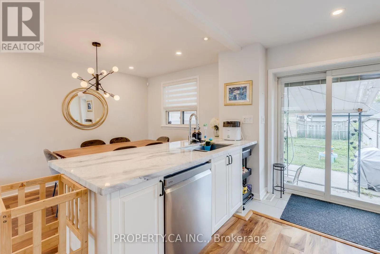 5 WOODENHILL COURT