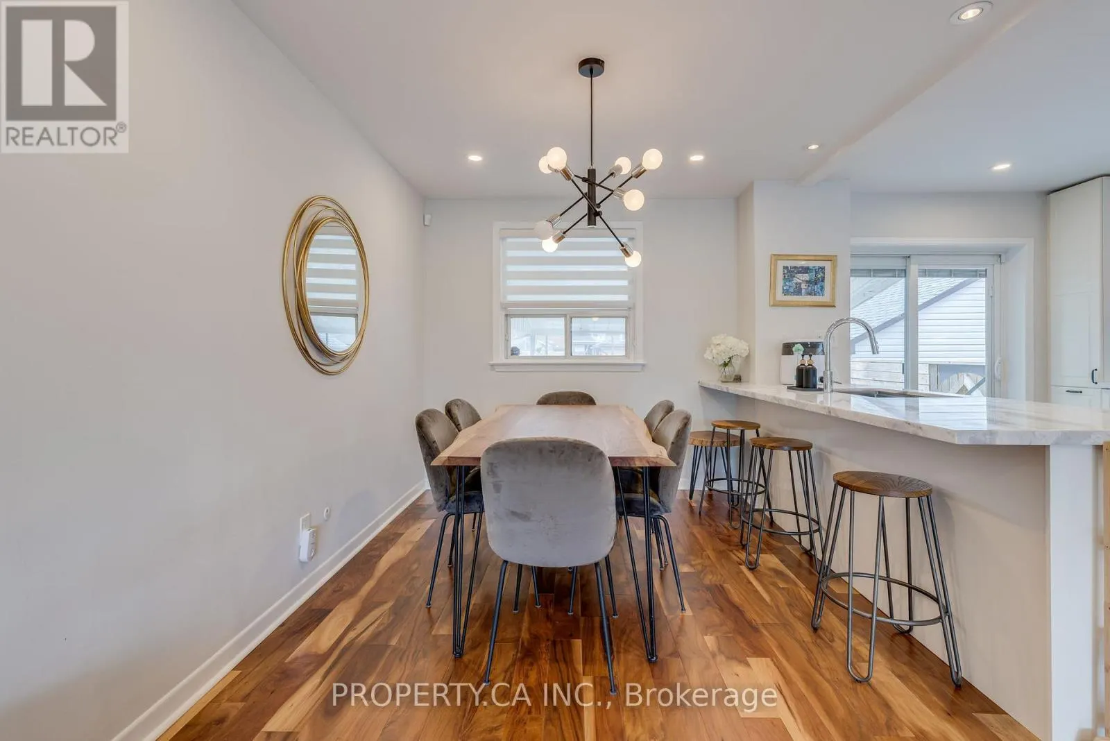 5 WOODENHILL COURT