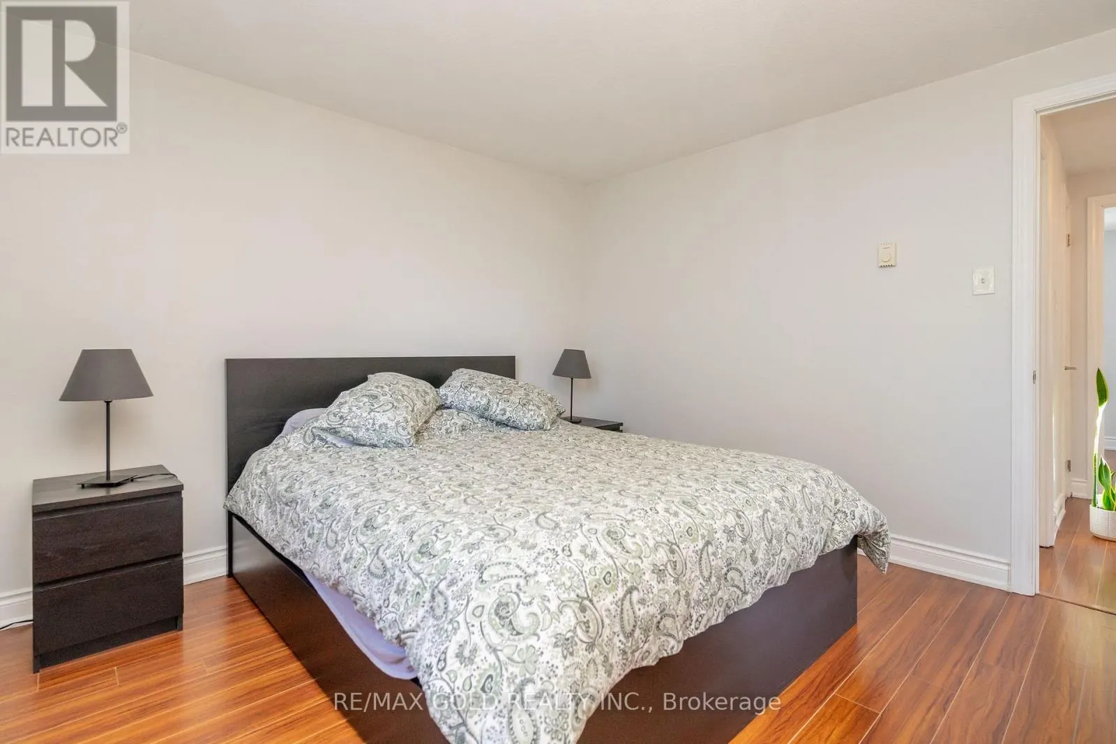 18 JULIETTE SQUARE