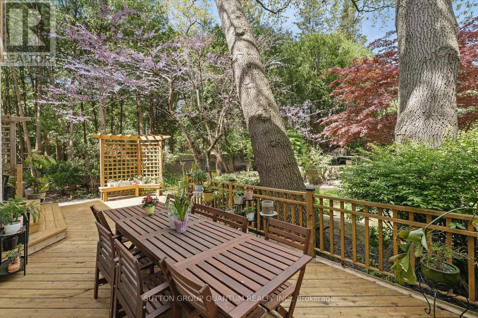347 PINETREE WAY