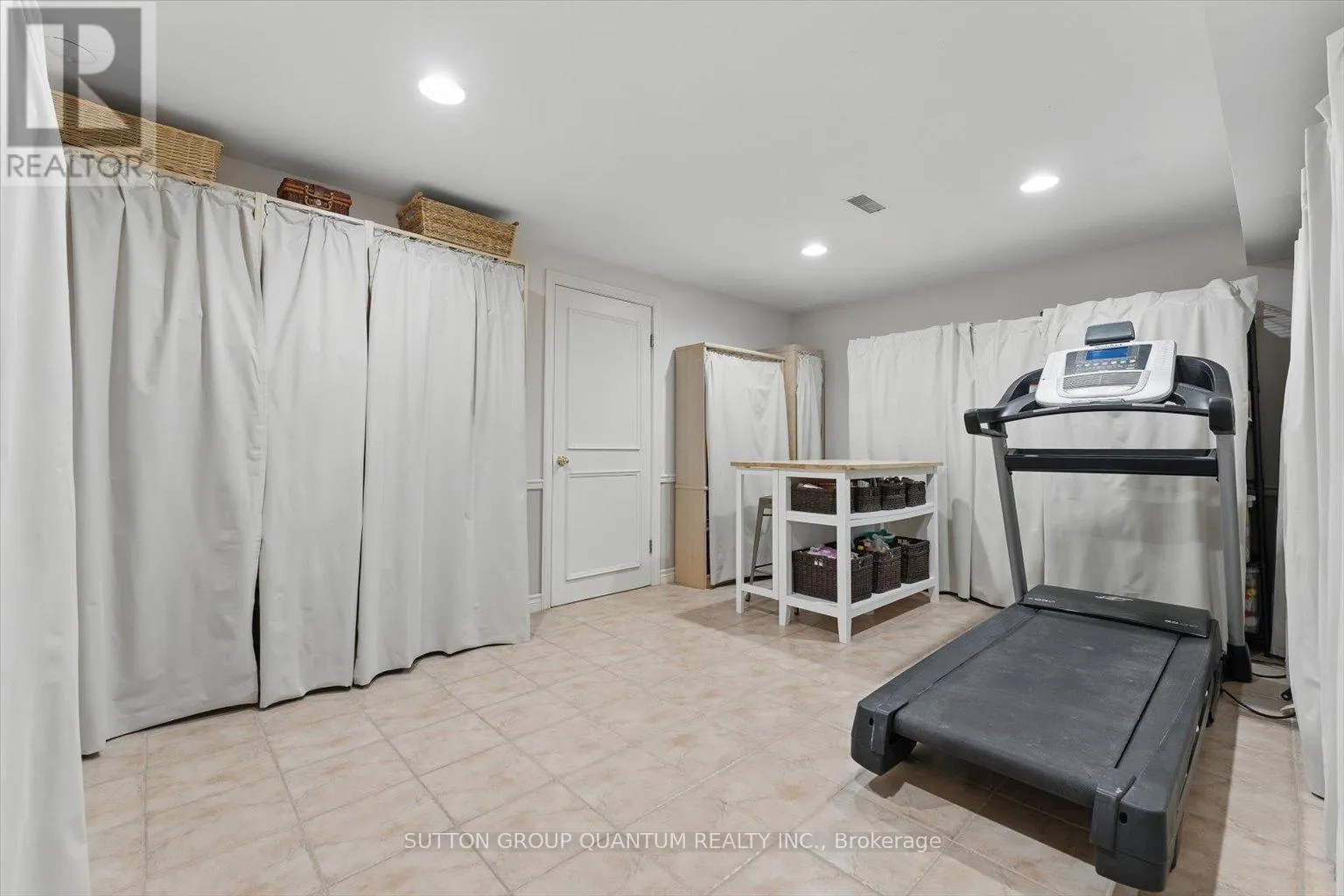 347 PINETREE WAY