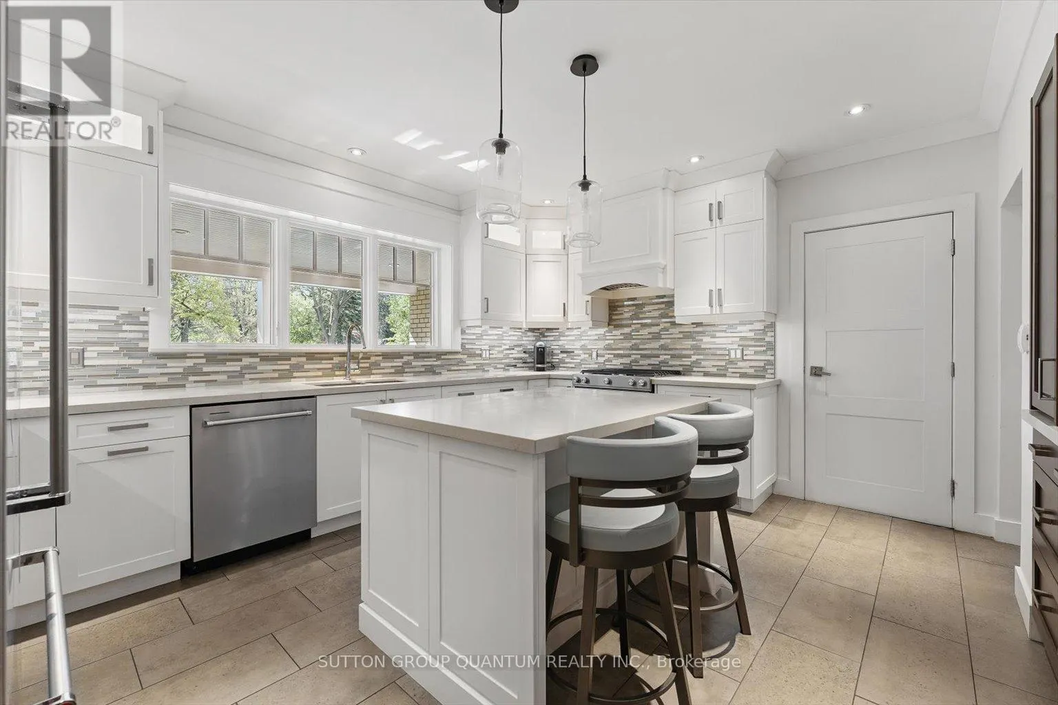 347 PINETREE WAY