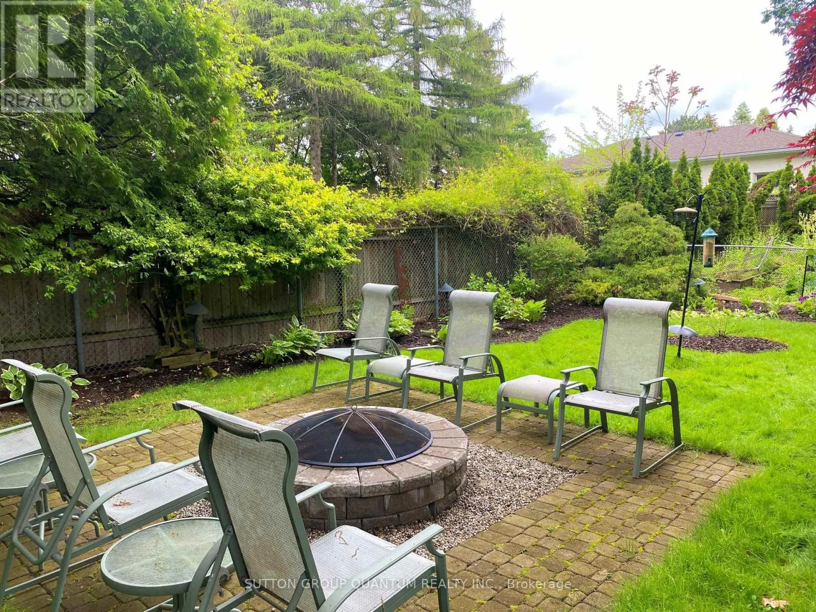 347 PINETREE WAY