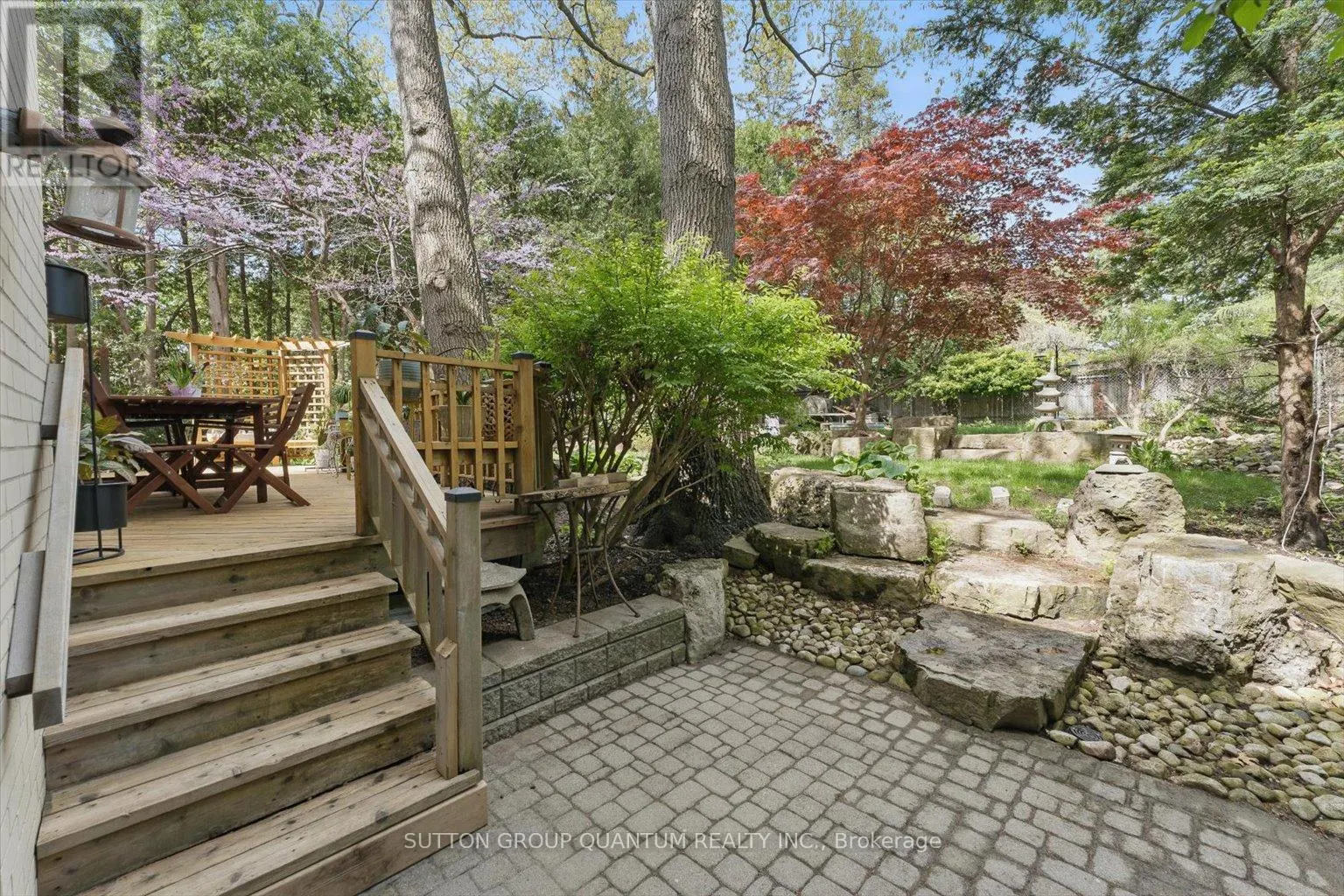 347 PINETREE WAY