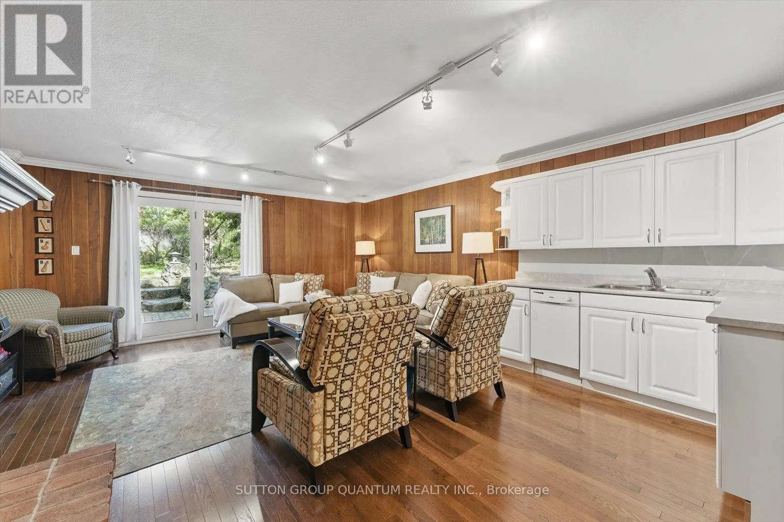 347 PINETREE WAY