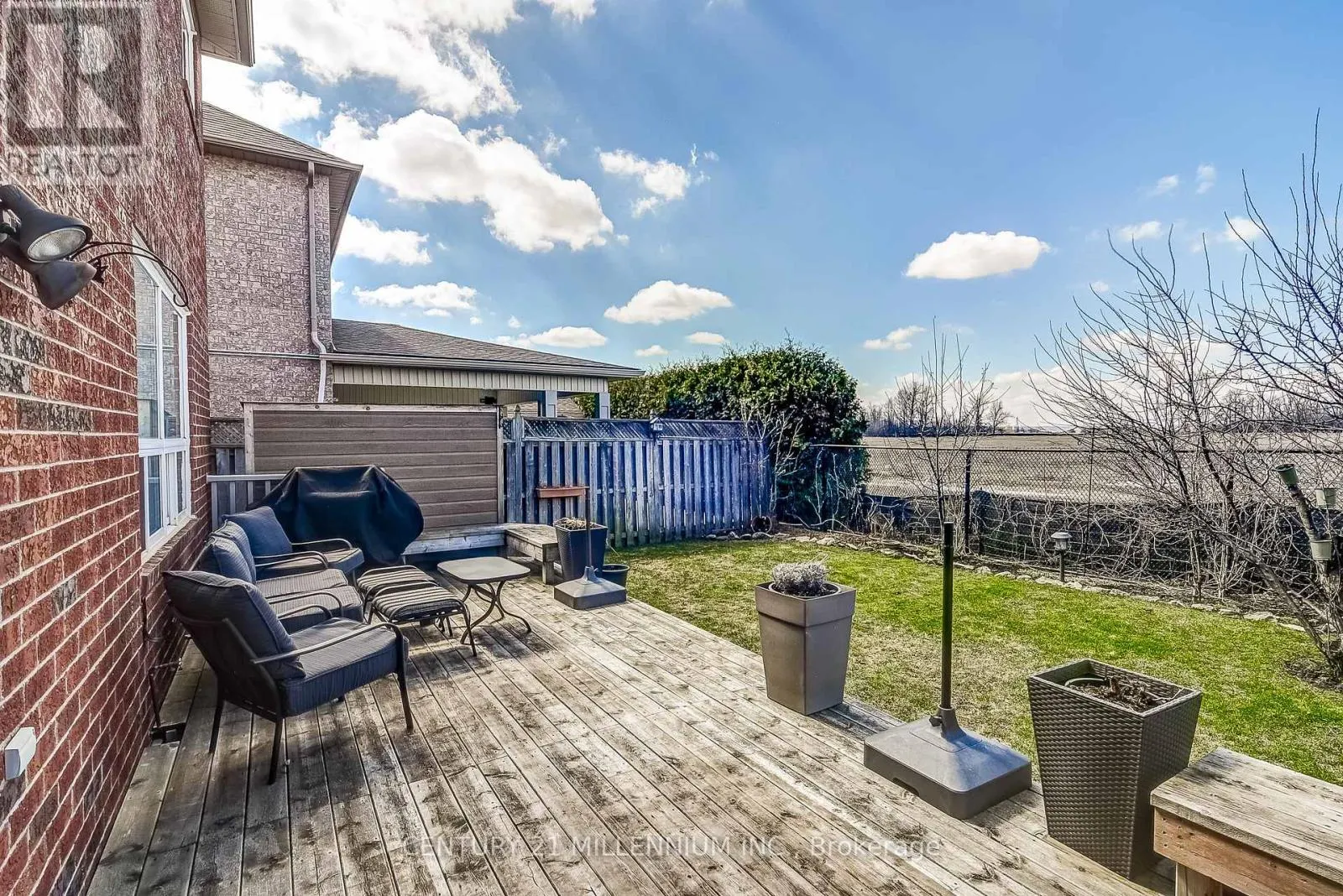 6 COLLINGWOOD AVENUE