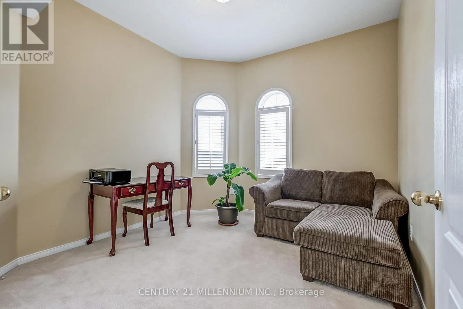 6 COLLINGWOOD AVENUE