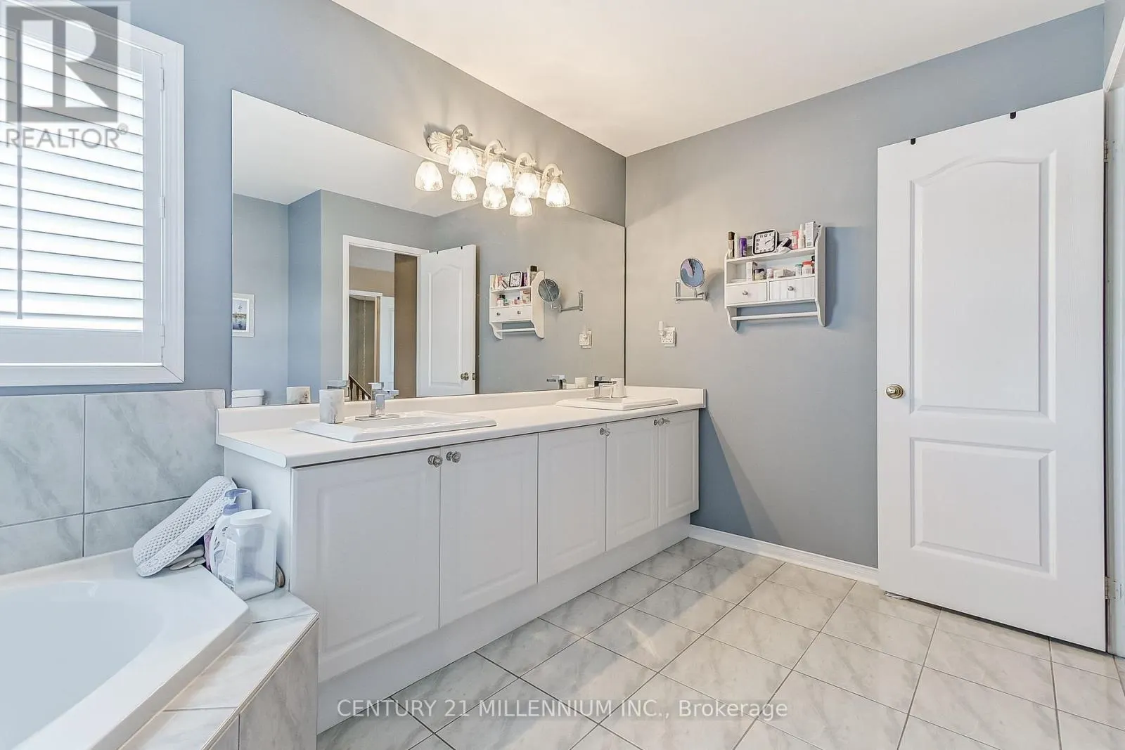 6 COLLINGWOOD AVENUE