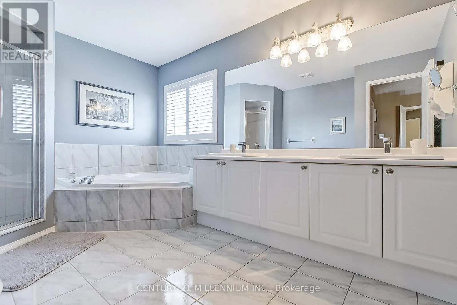 6 COLLINGWOOD AVENUE
