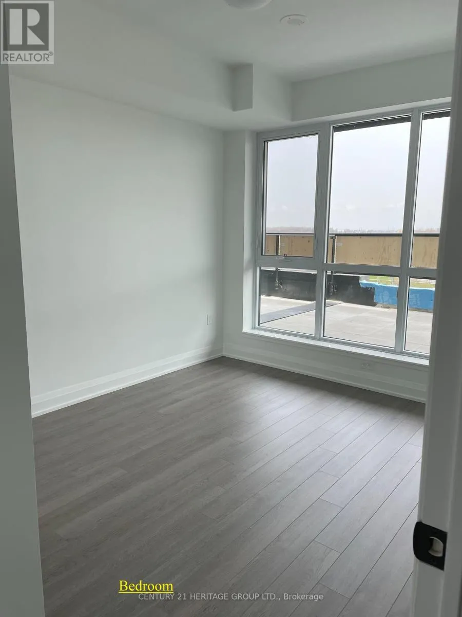 404 - 60 GEORGE BUTCHART DRIVE