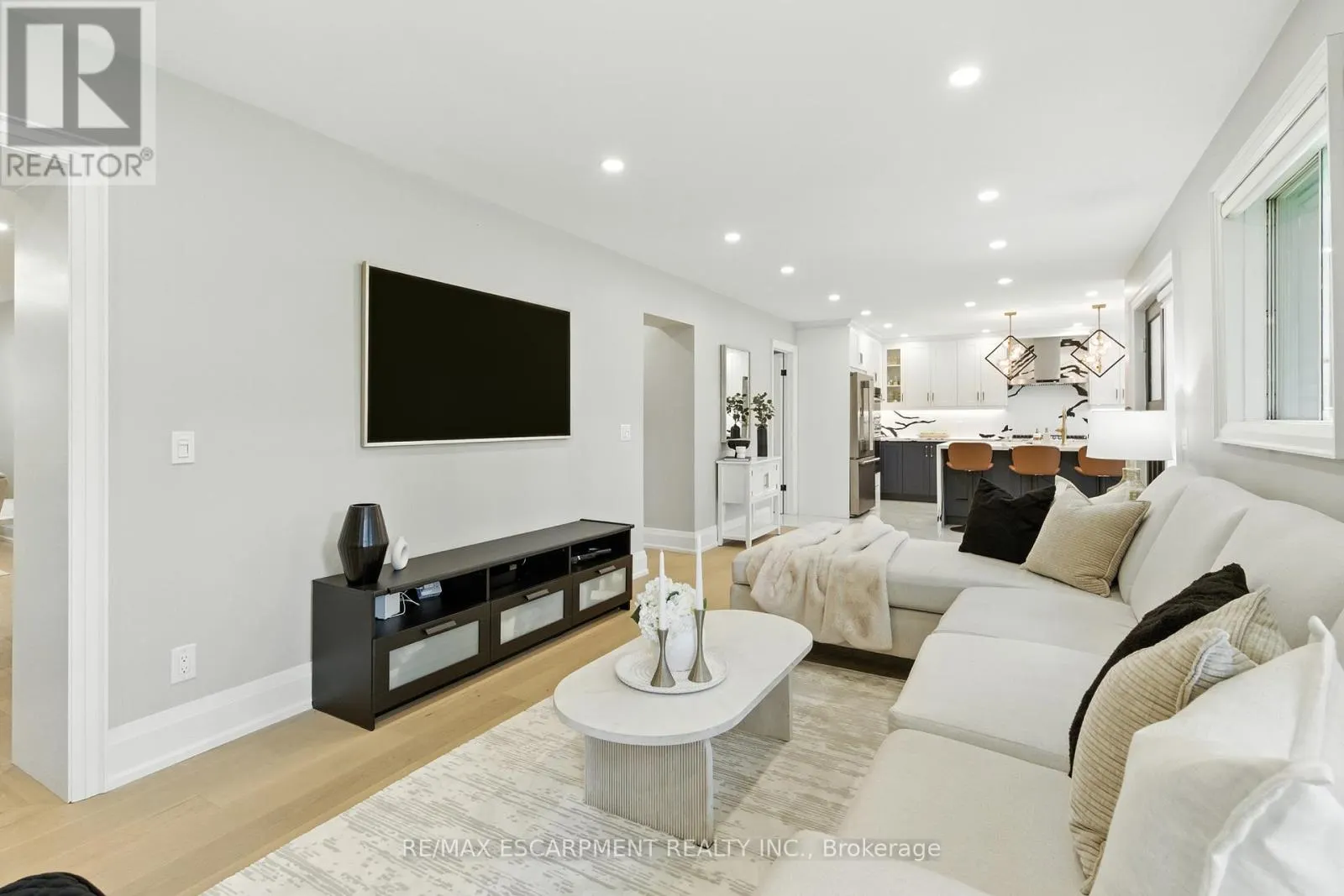 1245 BRAMBLEWOOD LANE