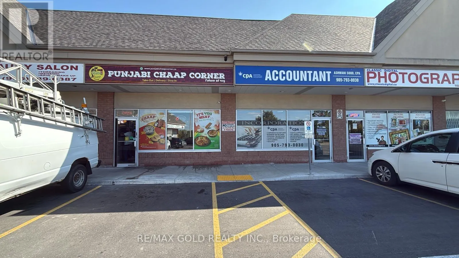9 - 2945 SANDALWOOD PARKWAY
