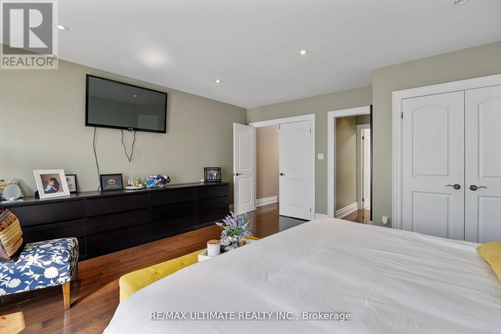 23 SENECA AVENUE