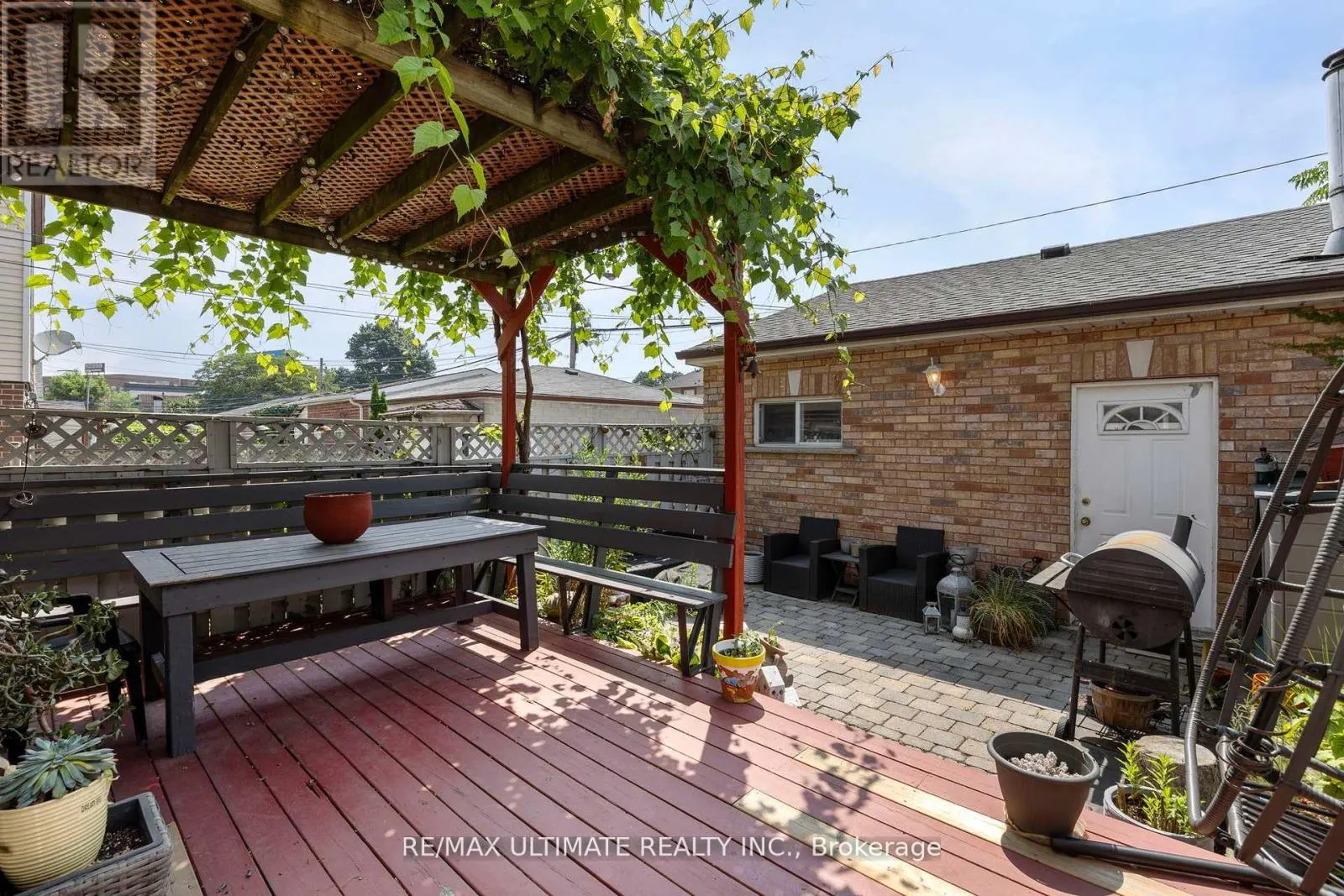 23 SENECA AVENUE