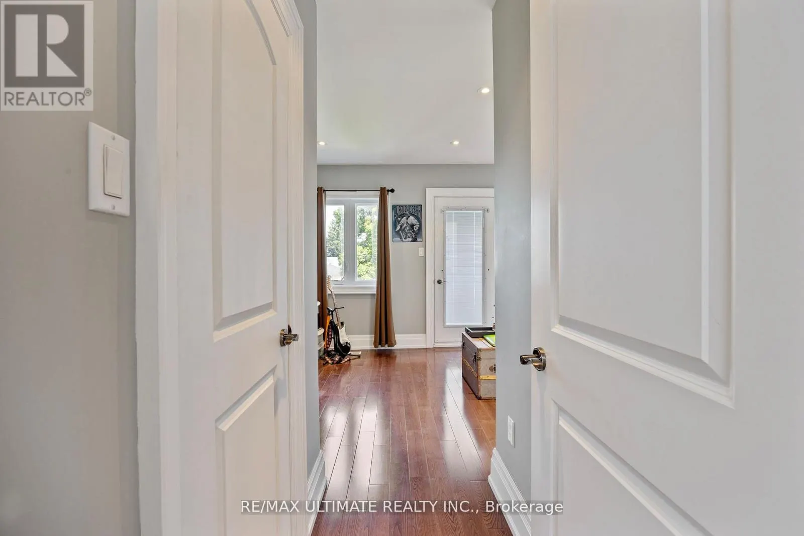 23 SENECA AVENUE