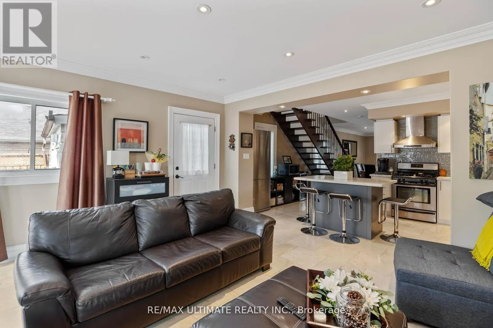 23 SENECA AVENUE