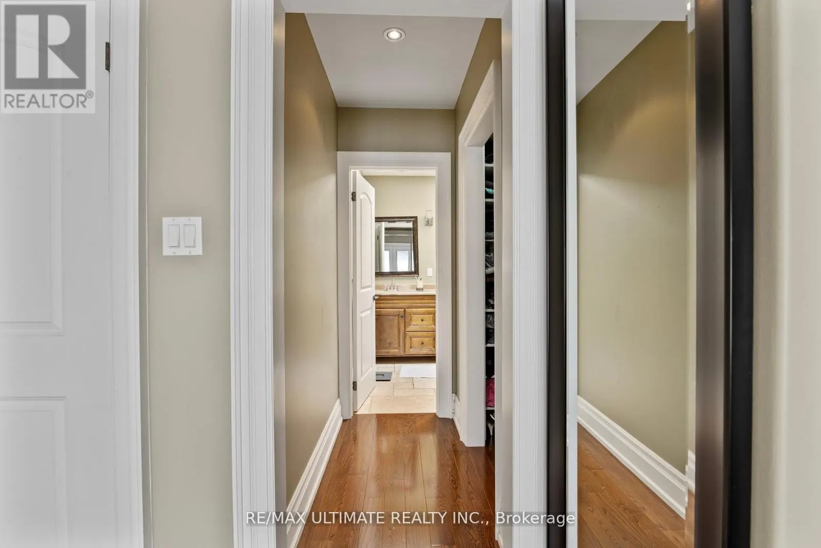 23 SENECA AVENUE
