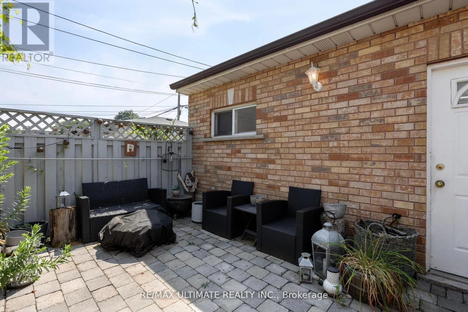 23 SENECA AVENUE
