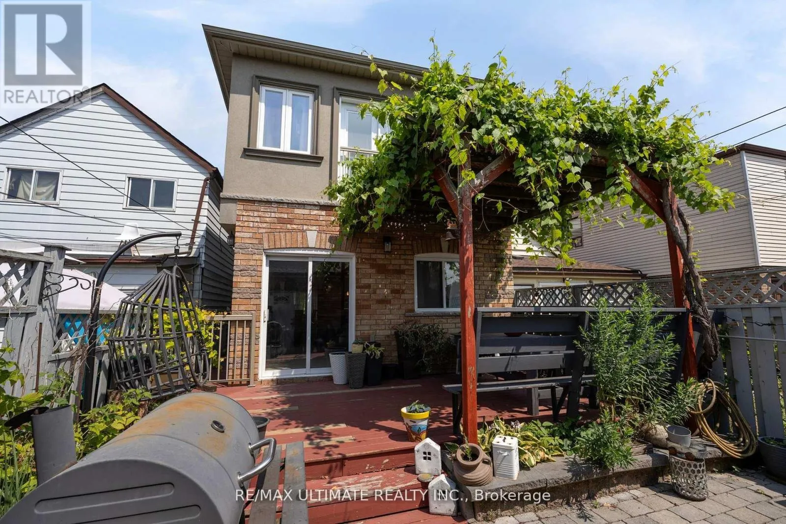 23 SENECA AVENUE