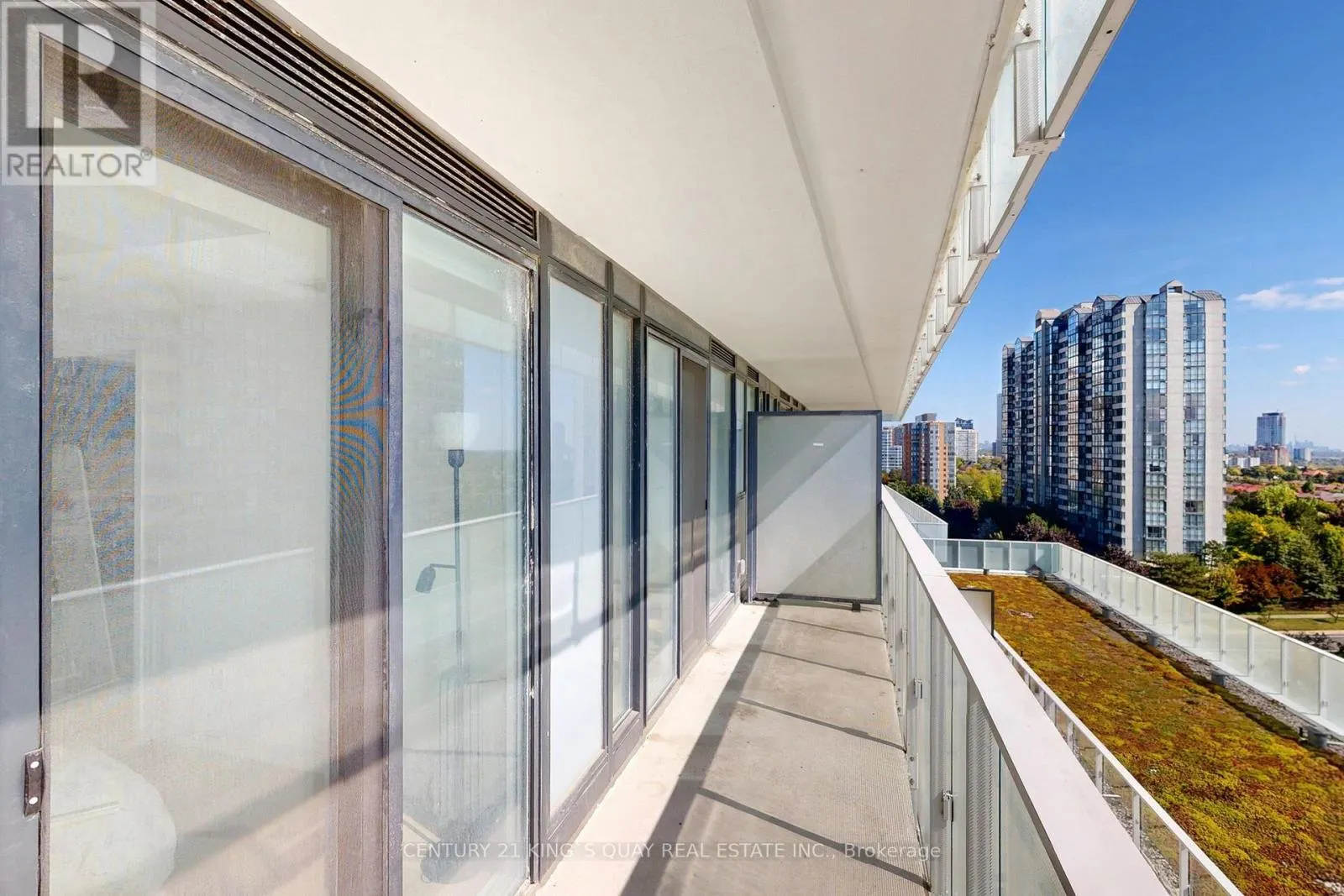 806 - 3883 QUARTZ ROAD