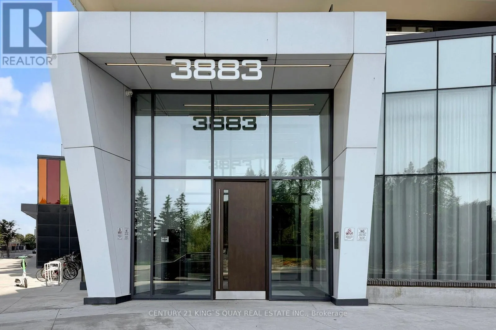 806 - 3883 QUARTZ ROAD