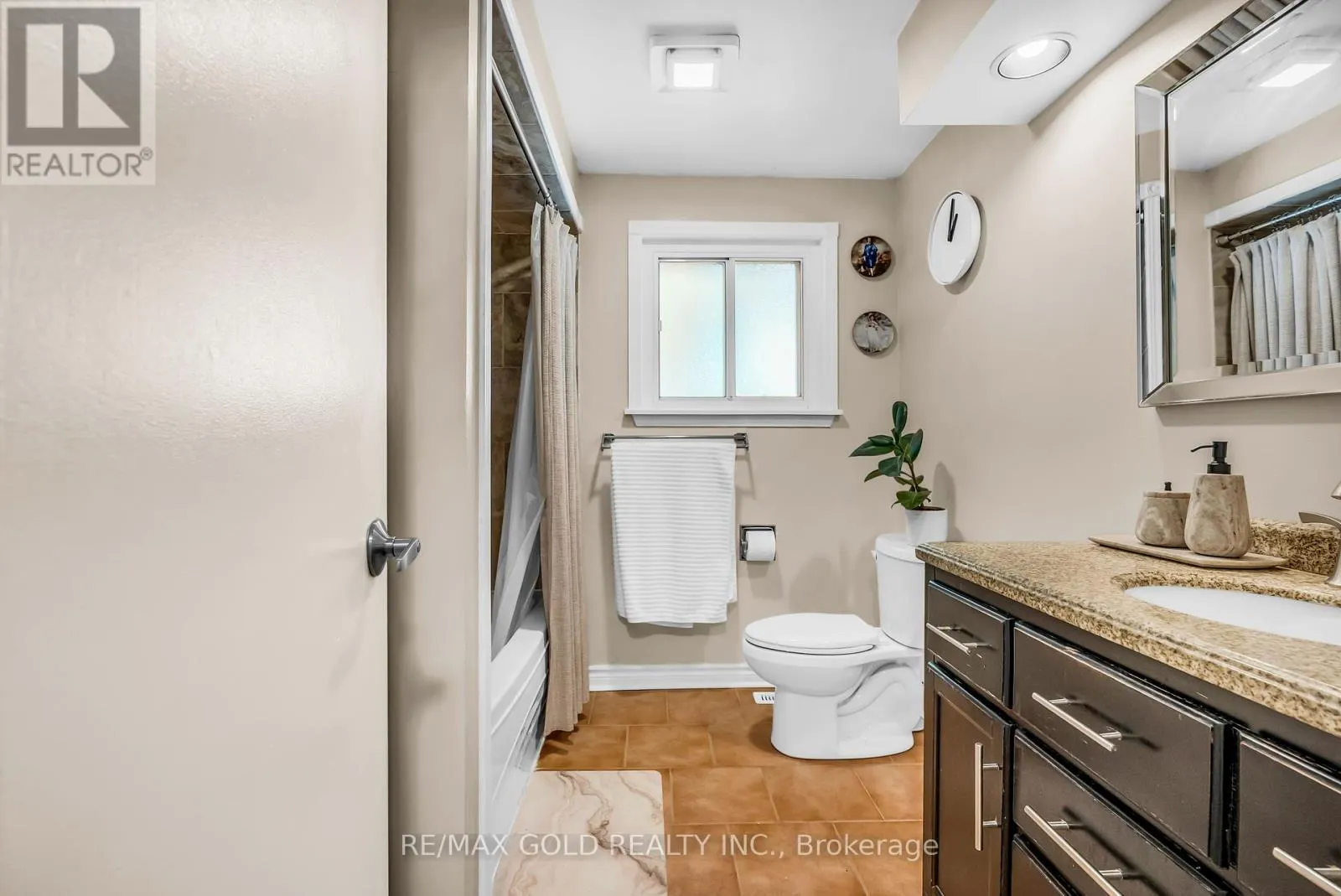 7 - 3065 LENESTER DRIVE