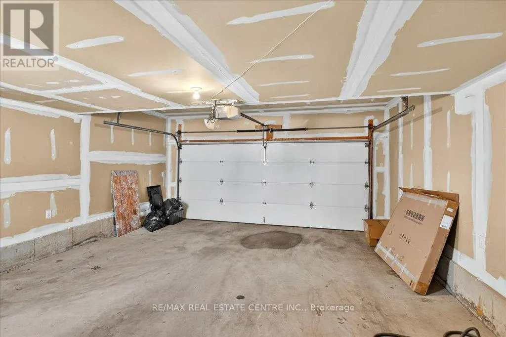 852 BESSY TRAIL