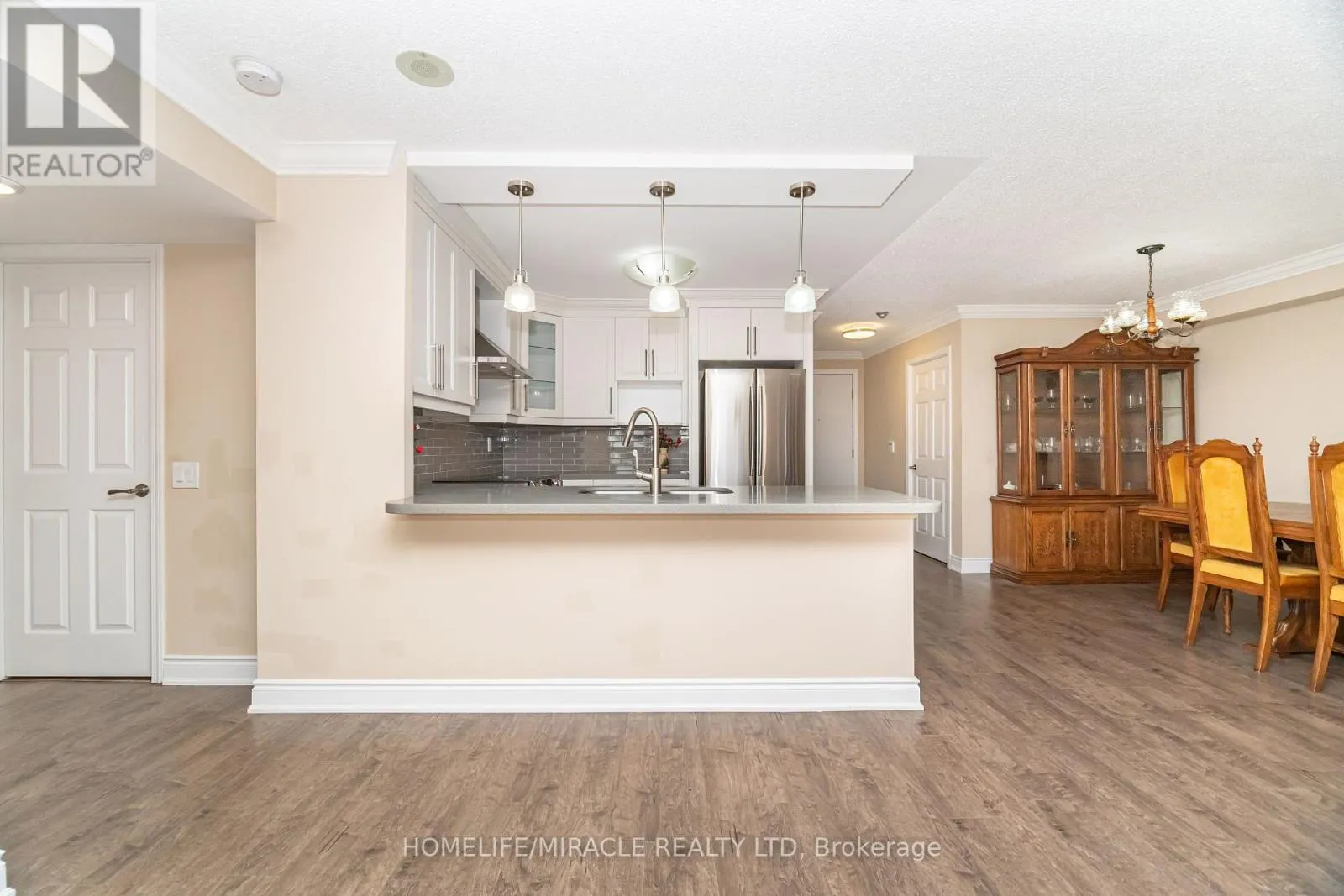 803 - 35 KINGSBRIDGE GARDEN CIRCLE