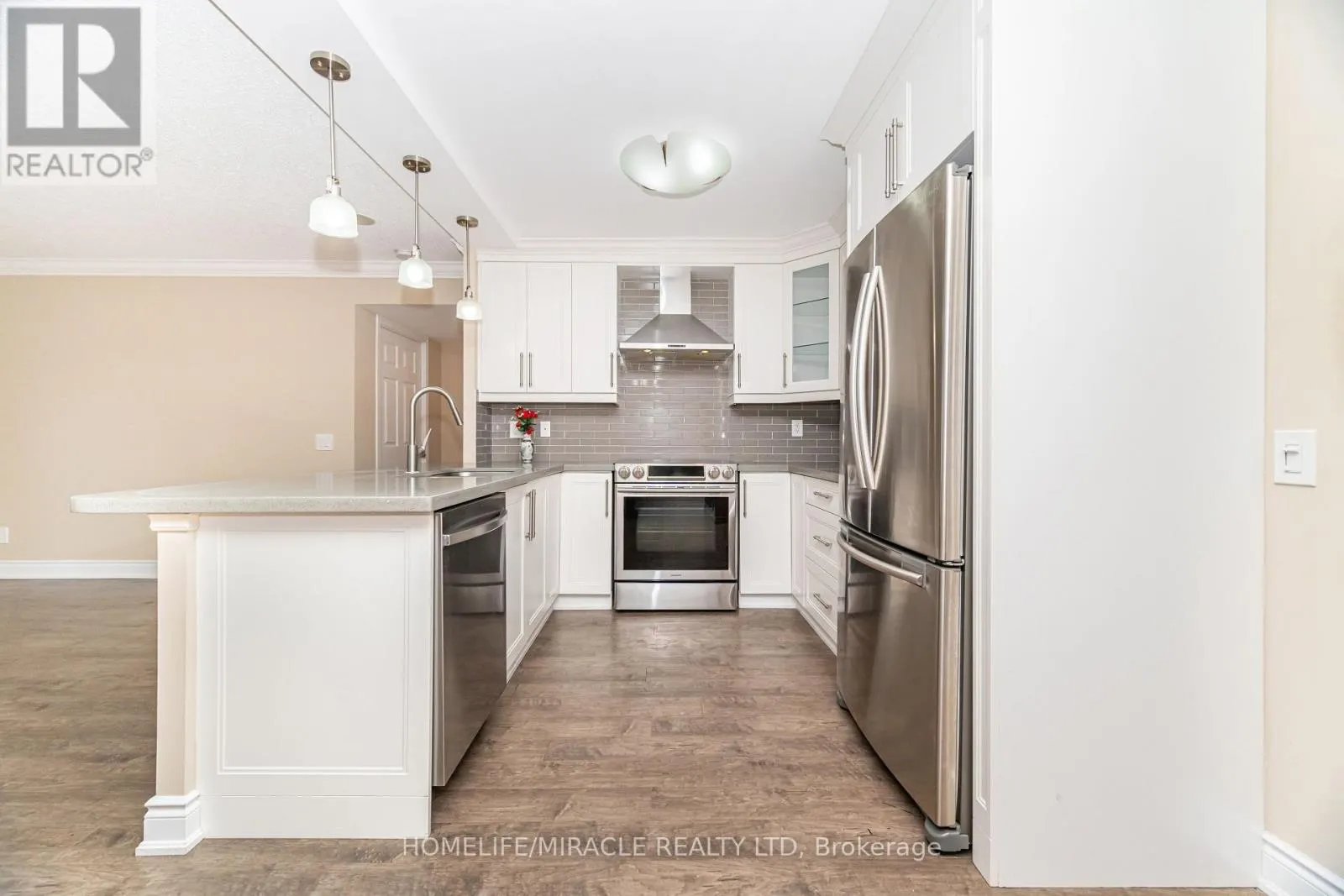 803 - 35 KINGSBRIDGE GARDEN CIRCLE