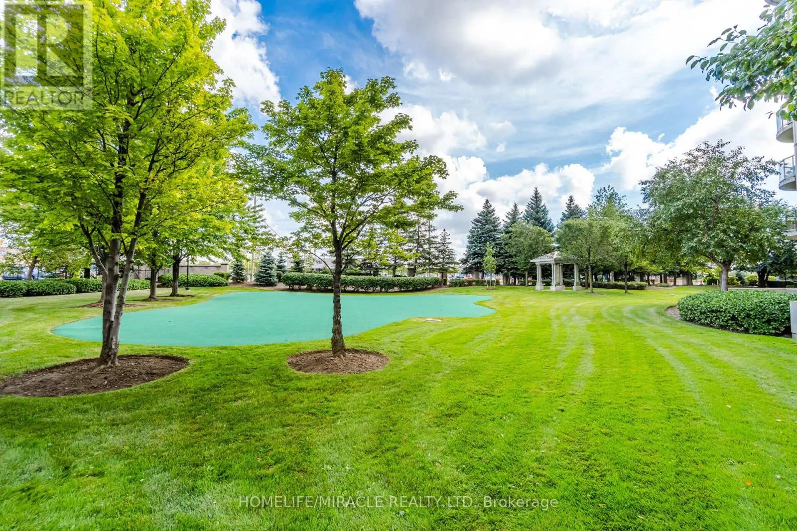 803 - 35 KINGSBRIDGE GARDEN CIRCLE