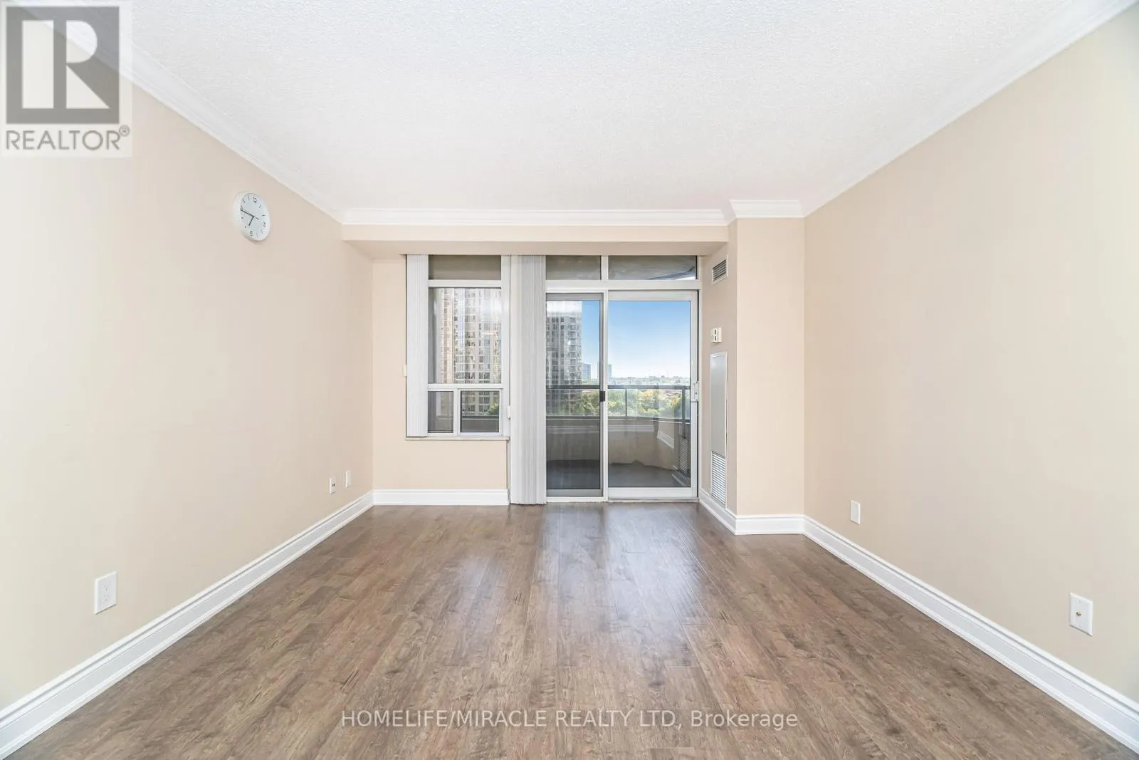 803 - 35 KINGSBRIDGE GARDEN CIRCLE