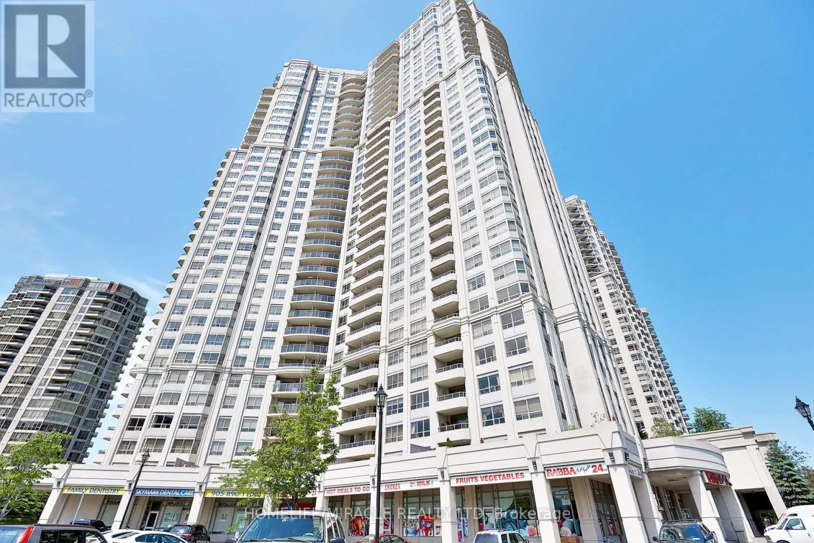 803 - 35 KINGSBRIDGE GARDEN CIRCLE