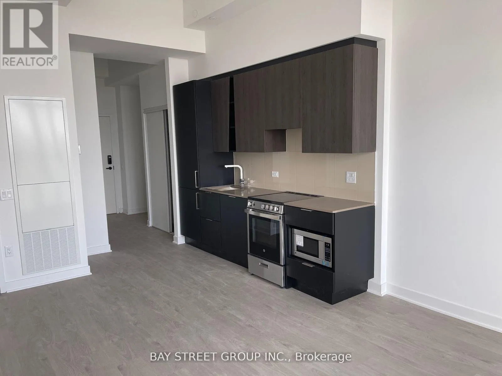 4808 - 3900 CONFEDERATION PARKWAY