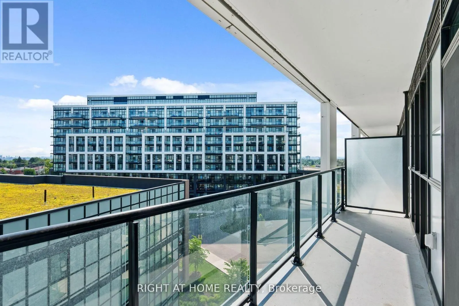 509 - 60 GEORGE BUTCHART DRIVE