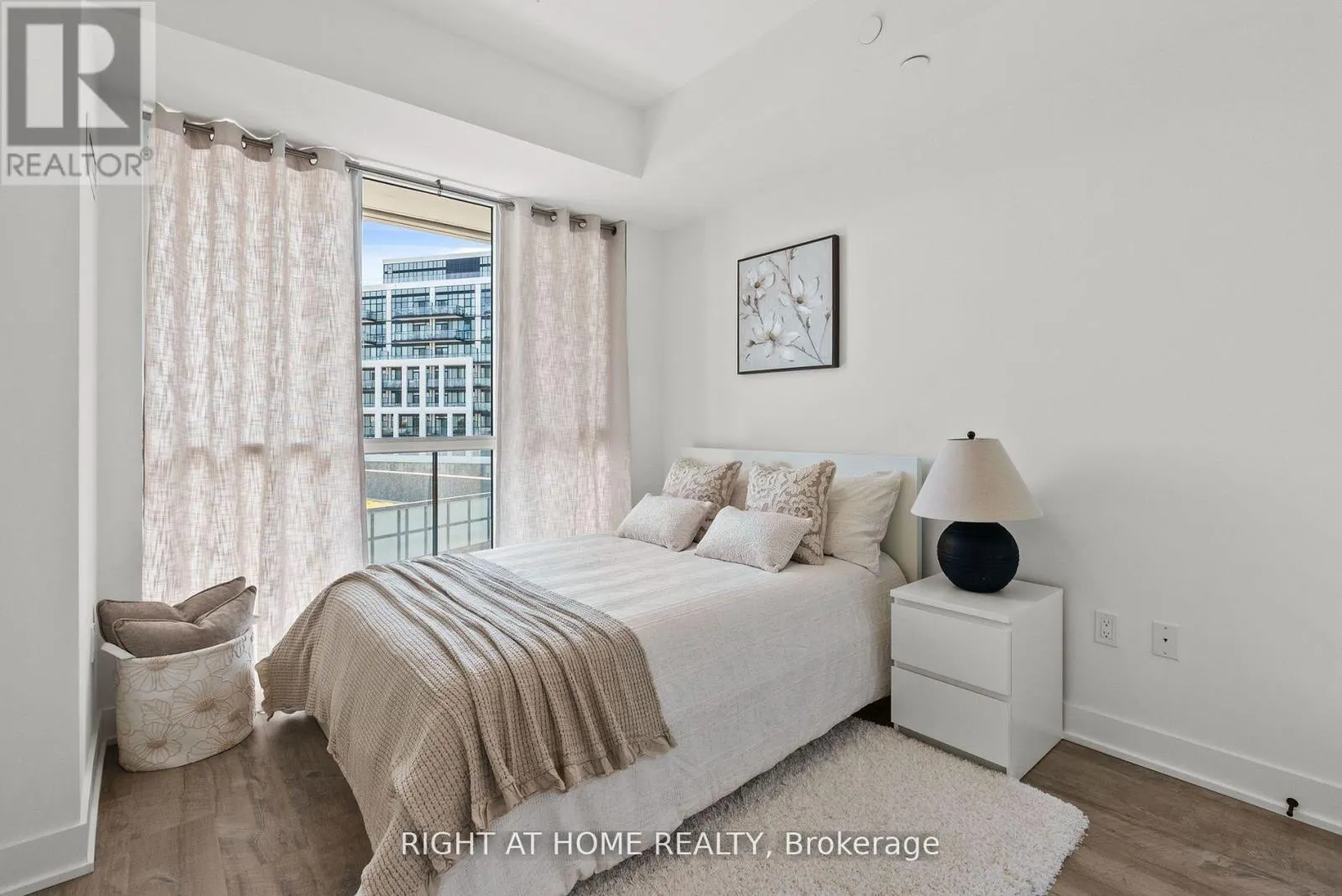 509 - 60 GEORGE BUTCHART DRIVE