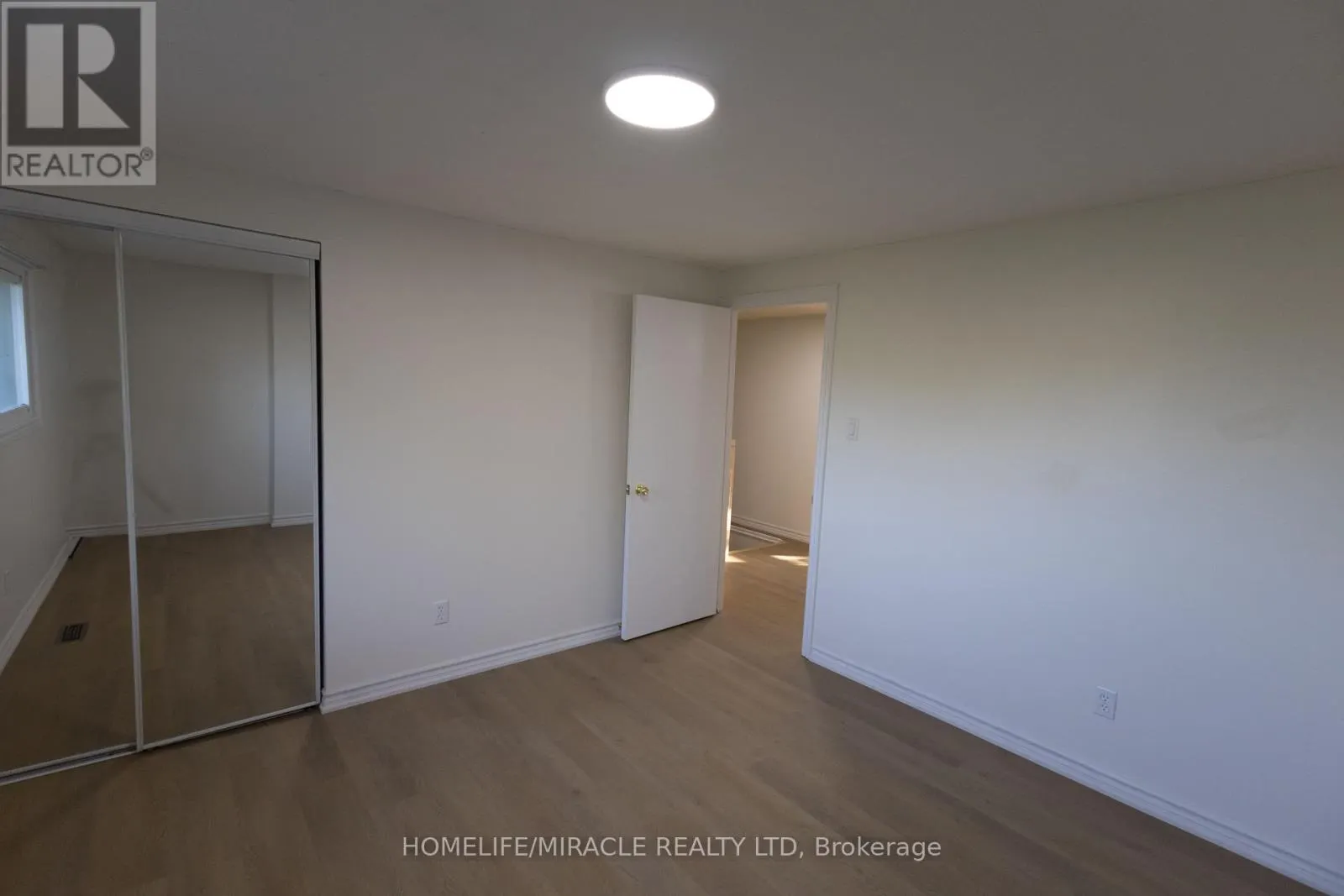 8 GRAND VALLEY DRIVE