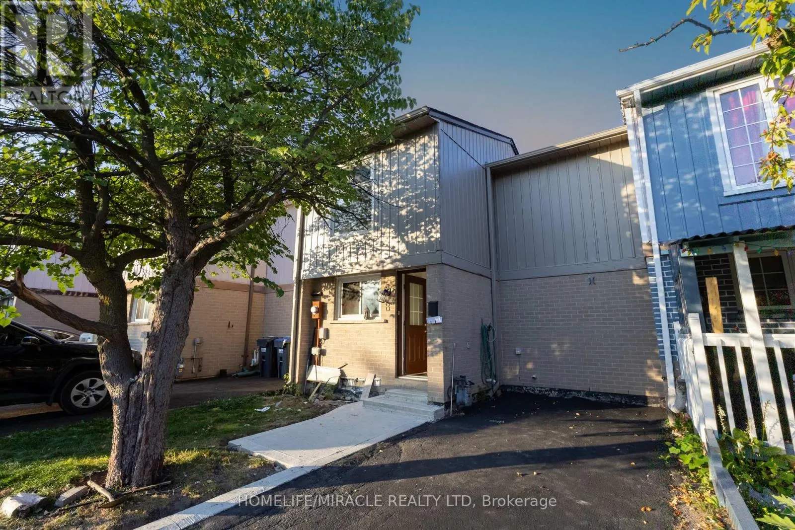 8 GRAND VALLEY DRIVE