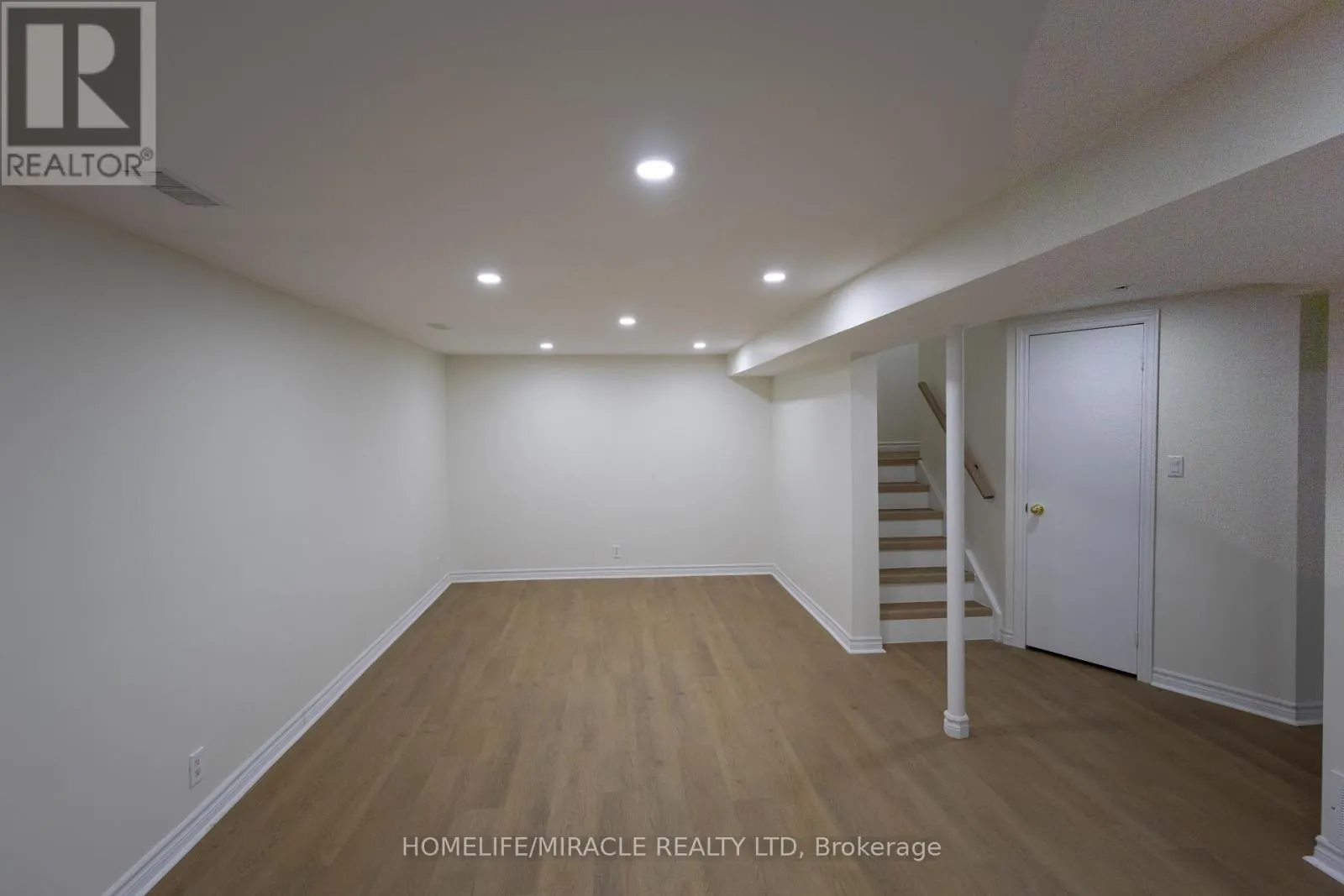 8 GRAND VALLEY DRIVE