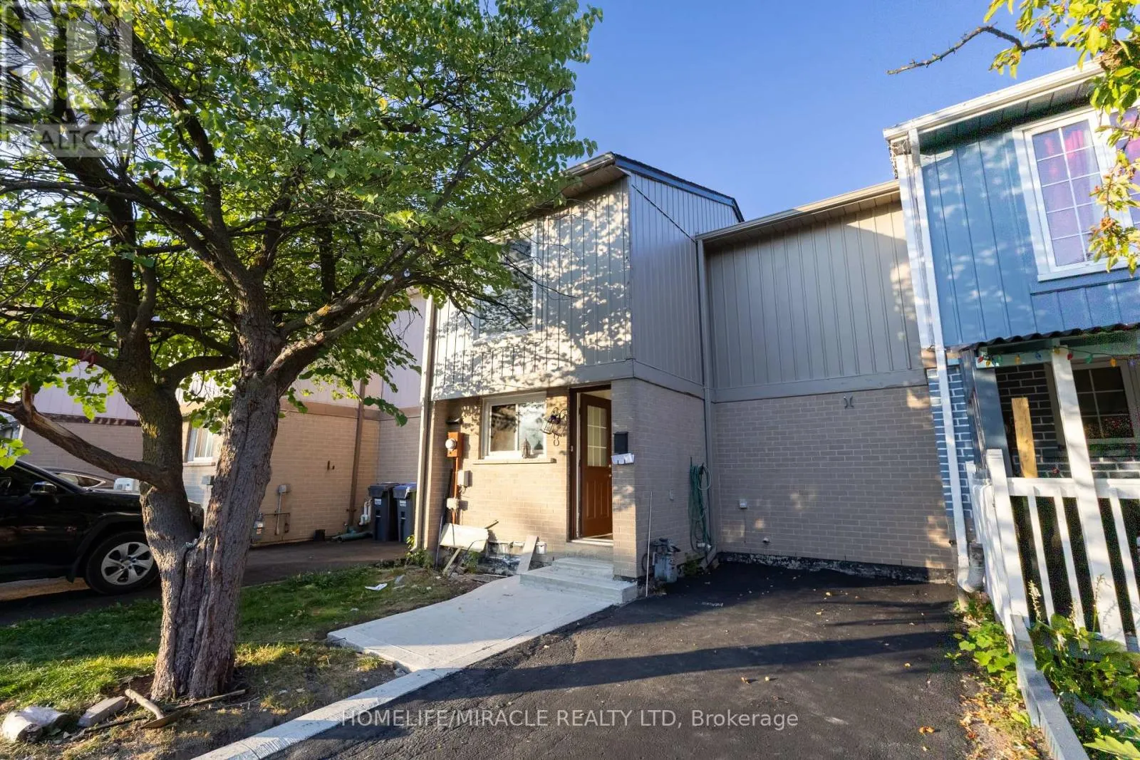 8 GRAND VALLEY DRIVE