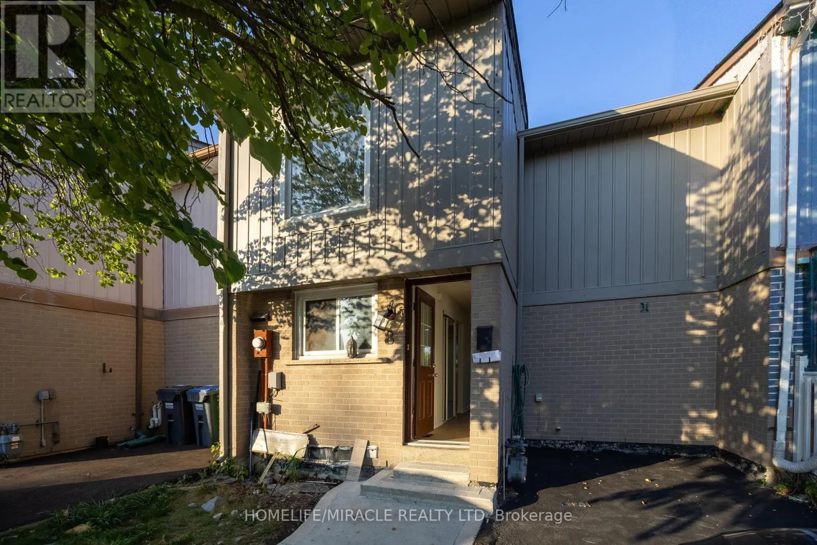 8 GRAND VALLEY DRIVE
