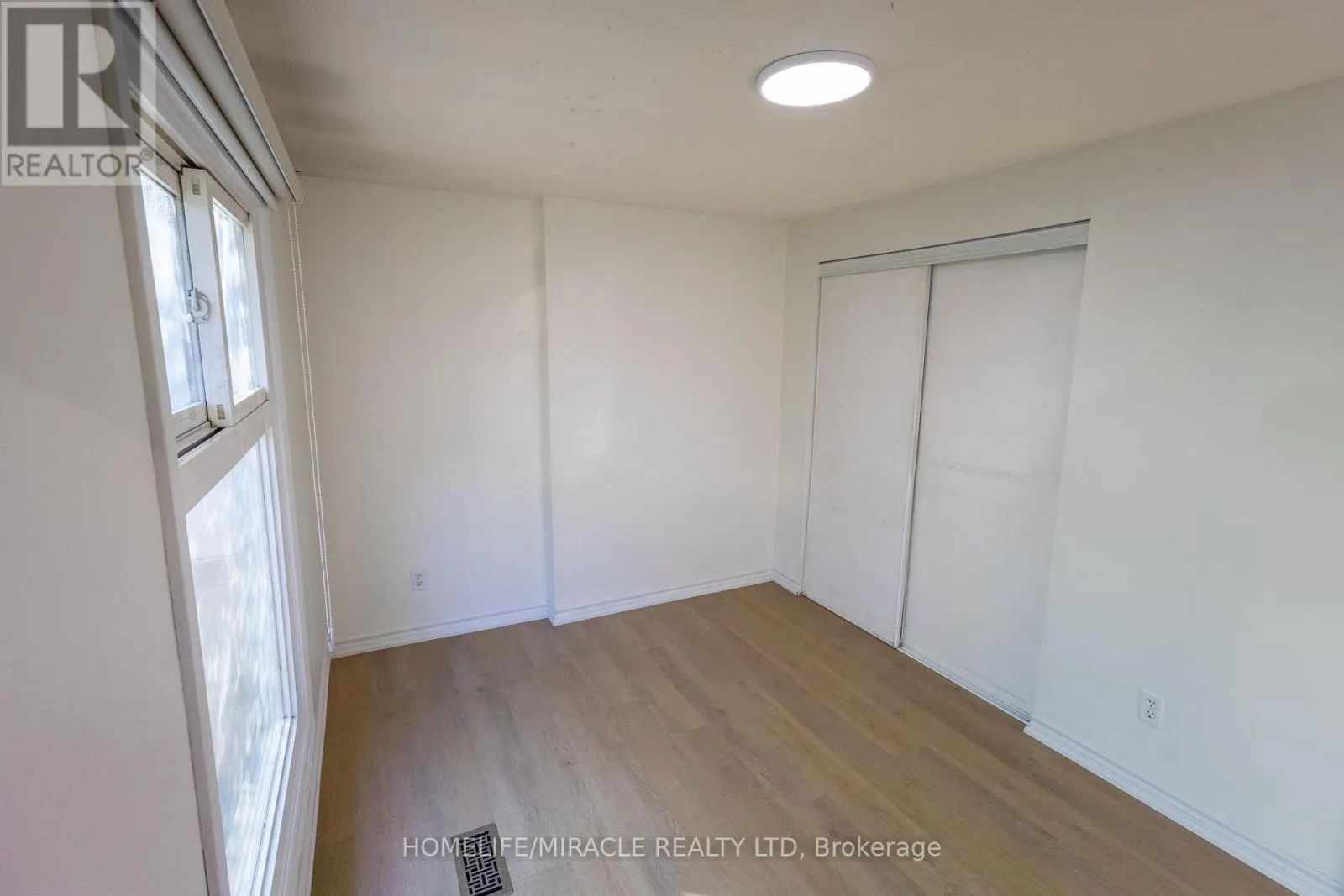 8 GRAND VALLEY DRIVE