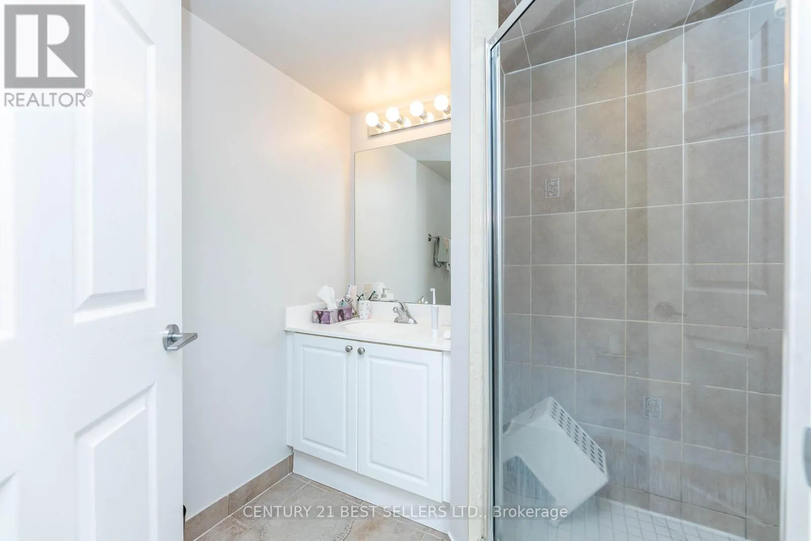 611 - 2325 CENTRAL PARK DRIVE