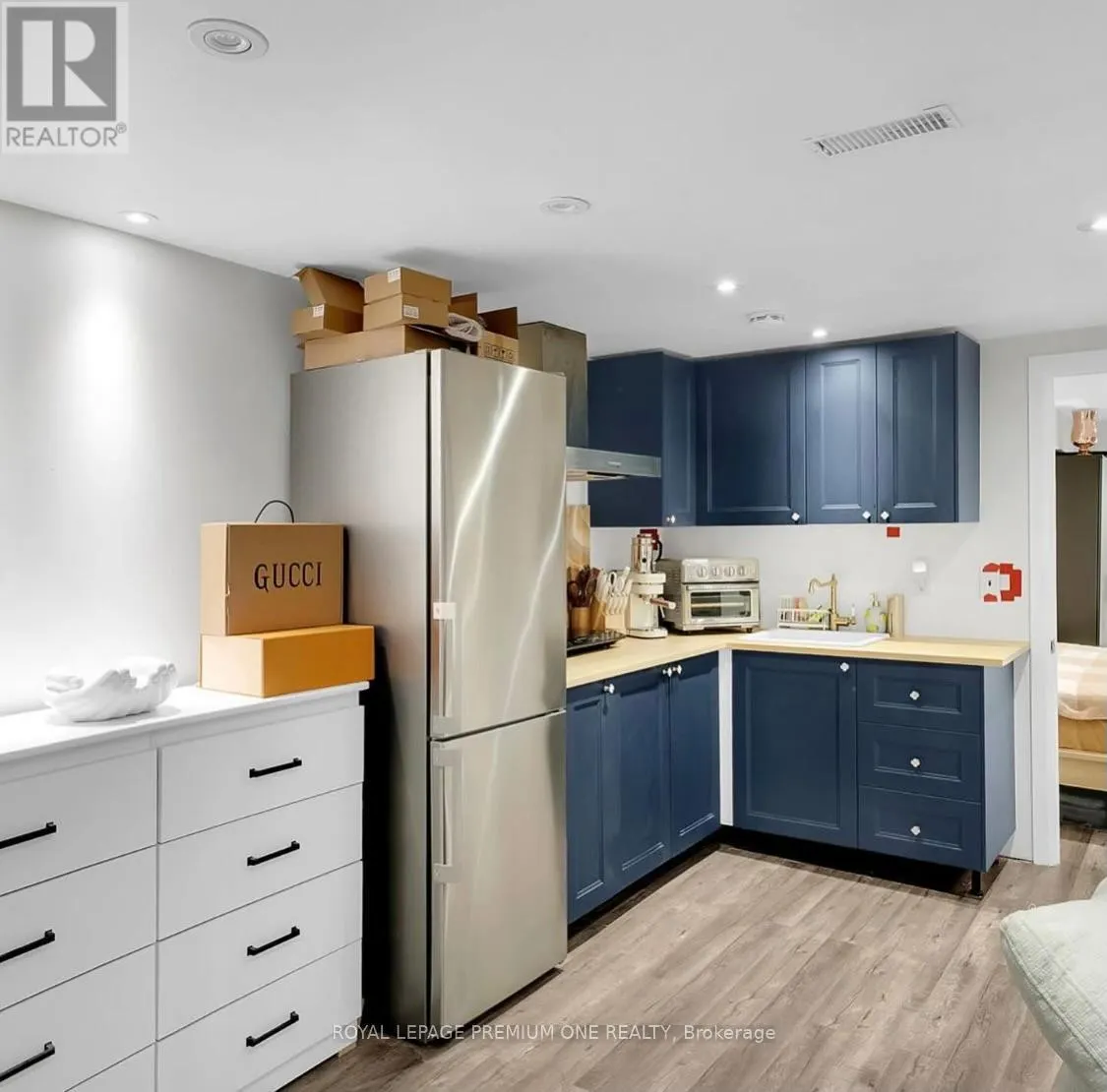 7 - 70 PLUNKETT ROAD