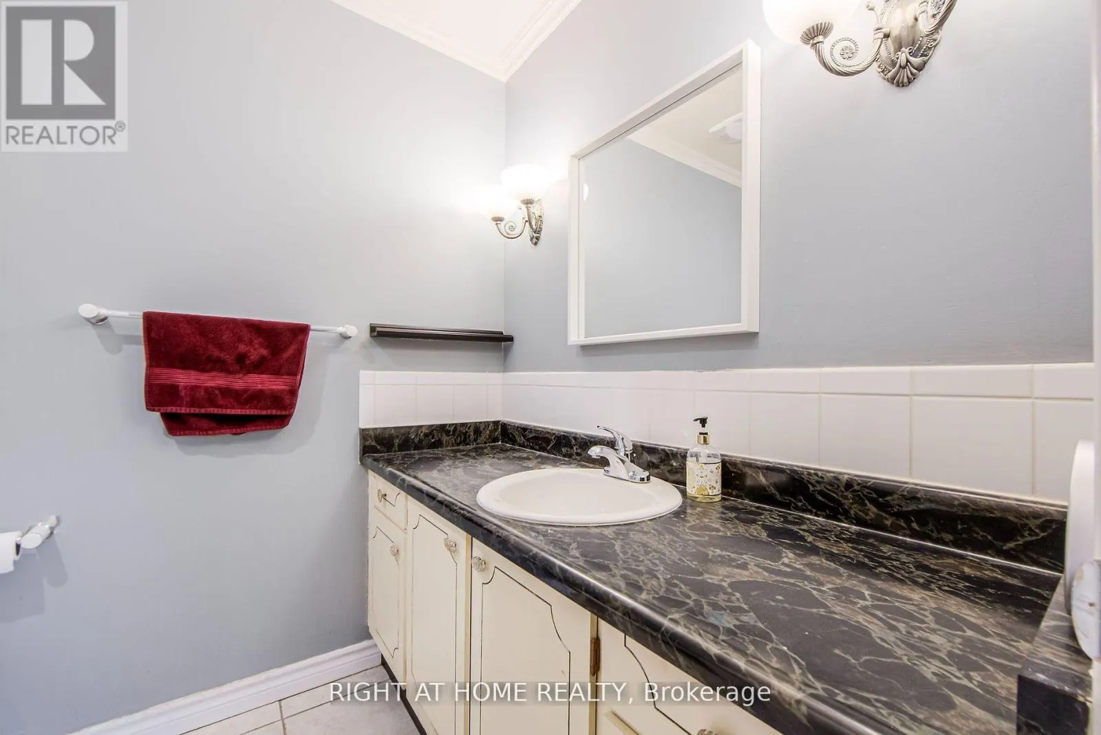 1276 HILLVIEW CRESCENT
