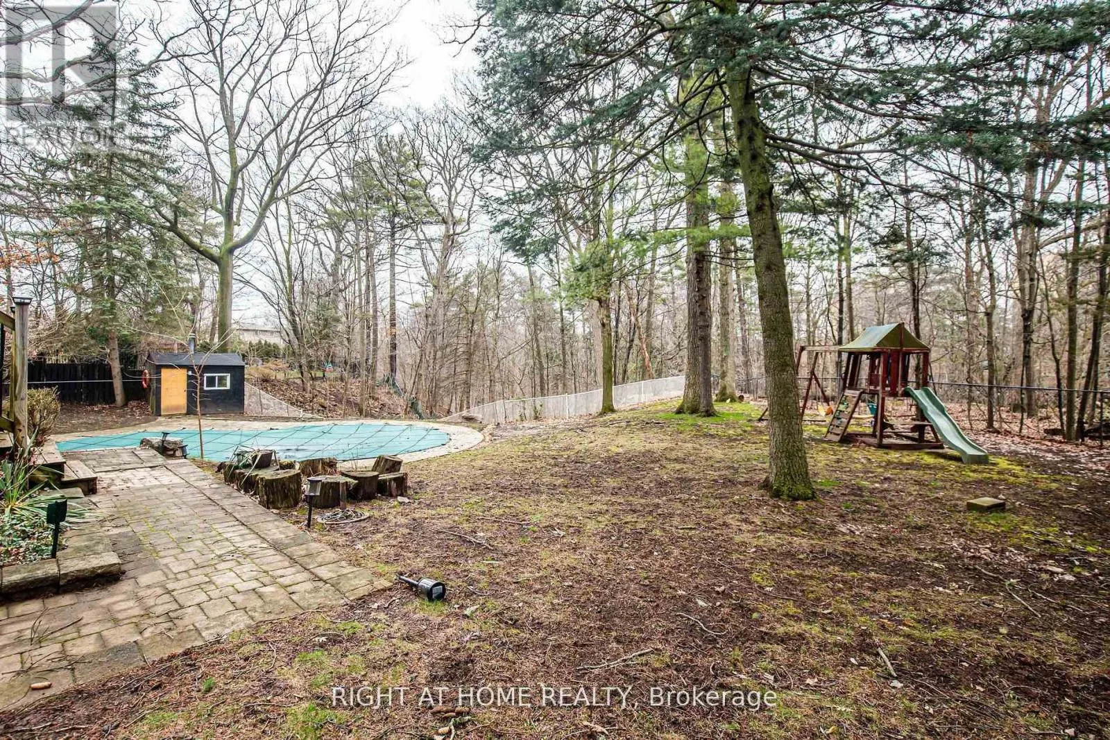 1276 HILLVIEW CRESCENT