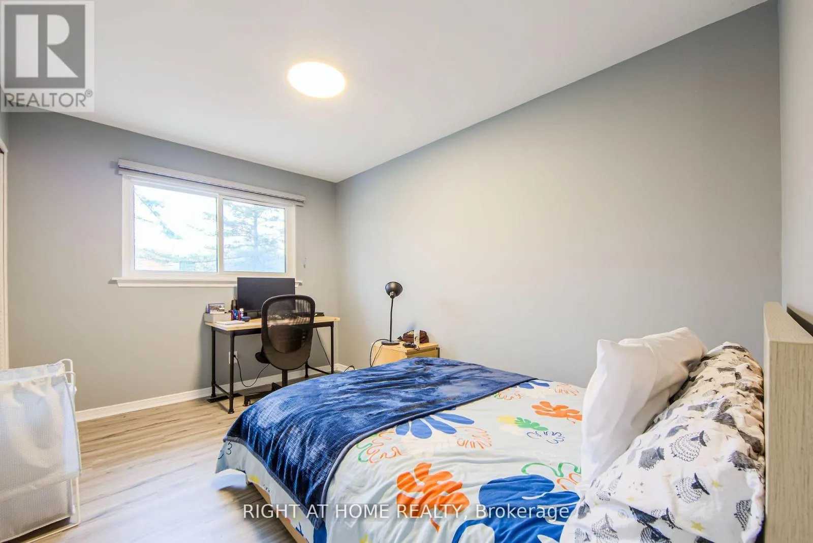 1276 HILLVIEW CRESCENT