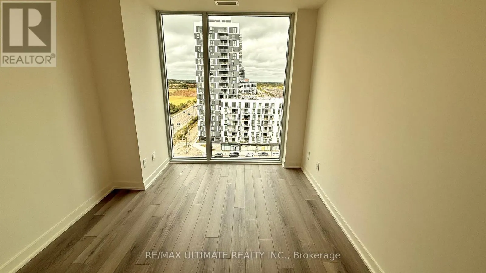 1206 - 3079 TRAFALGAR ROAD