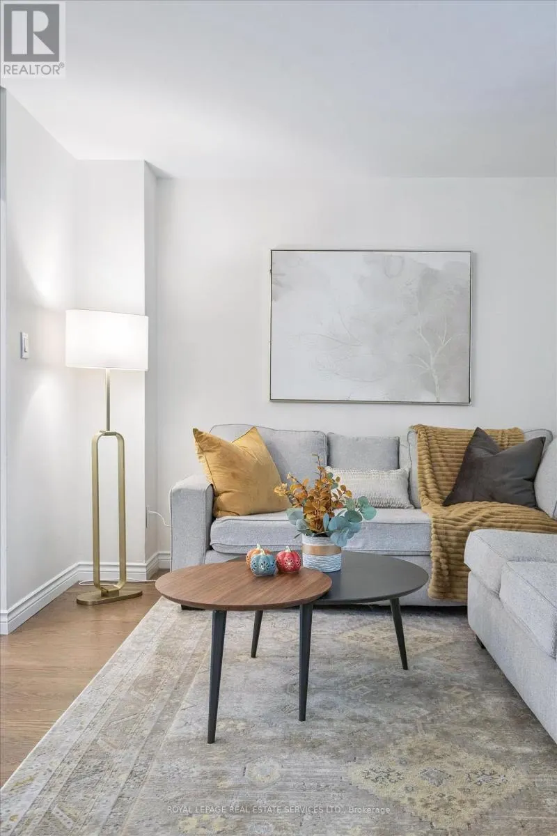 24 - 915 INVERHOUSE DRIVE